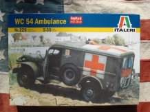 images/productimages/small/Dodge WC 54 Ambulance Italeri nw. 1;35 voor.jpg